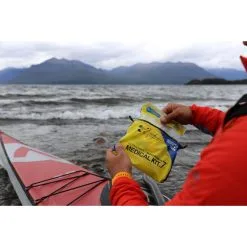 Adventure Medical Kits Ultralight & Watertight .7 -Women's Jackets Sales Store 0125 0291 ultralight watertight 7 lifestyle1 rsz 75712.1626821758